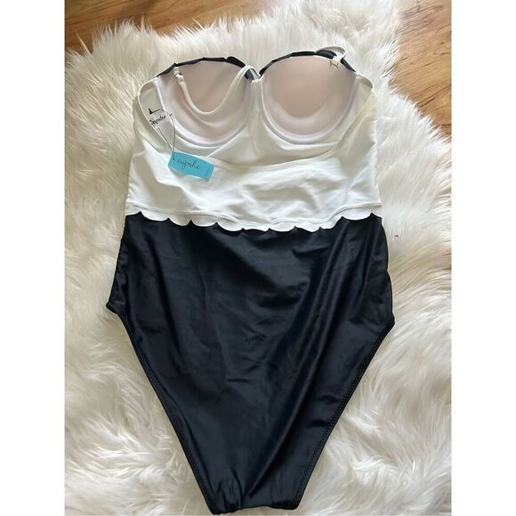 Cupshe black and white swim suit size small one piece - Picture 4 of 8